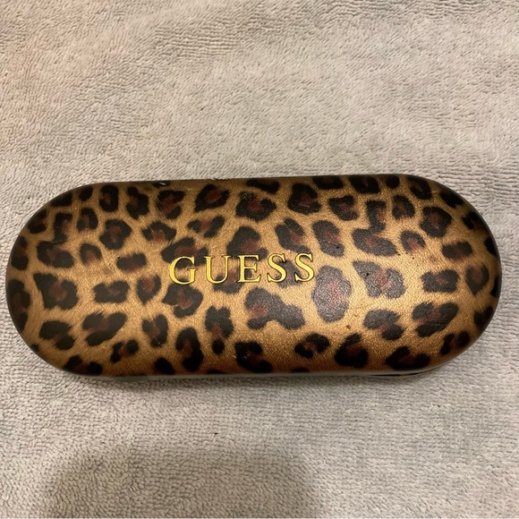 Guess Eyeglasses Sunglasses Hard Clamshell Only - Picture 1 of 4